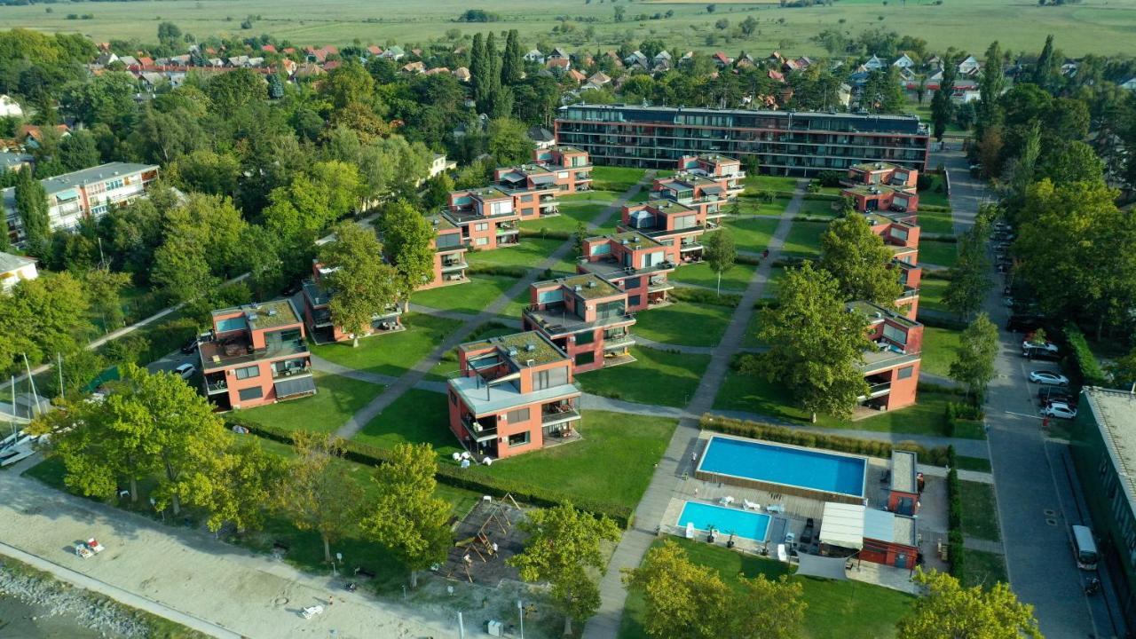 Prime Apartmans بالاتوليلّي المظهر الخارجي الصورة